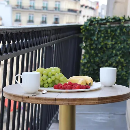 Luxueux Avec Balcon, Champs Elysees Paris