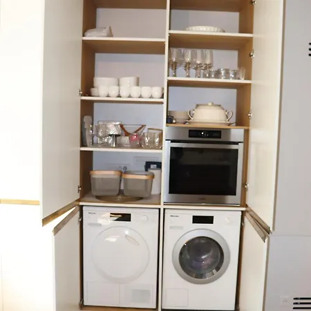 Luxueux Avec Balcon, Champs Elysees Apartment Paris