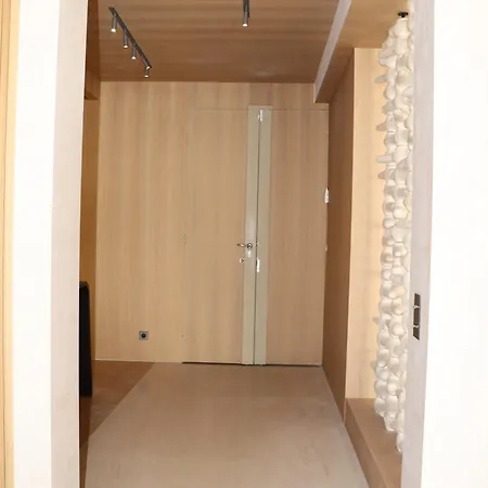 Luxueux Avec Balcon, Champs Elysees Apartment