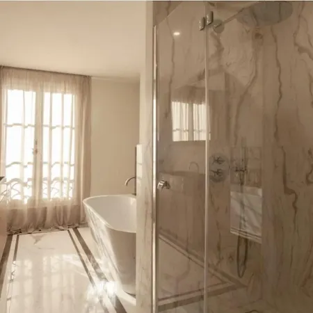 Luxueux Avec Balcon, Champs Elysees Apartment *