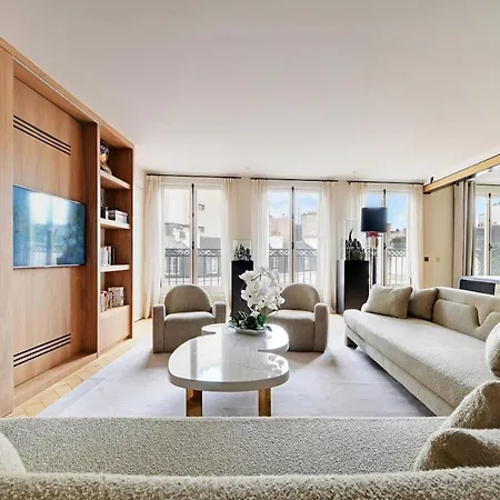 Appartamento Luxueux Avec Balcon, Champs élysées *