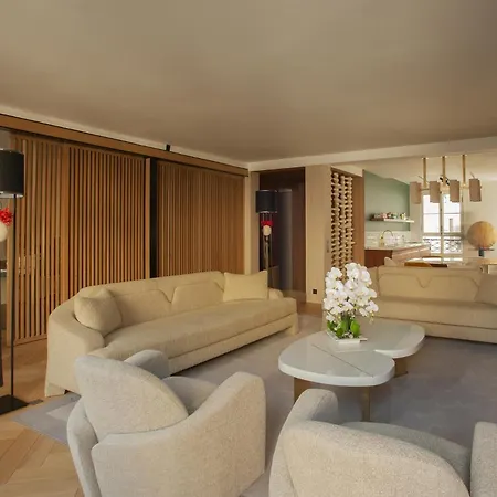 Luxueux Avec Balcon, Champs Elysees דירה פריז