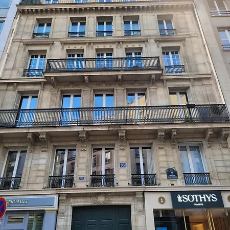 Appartamento Luxueux Avec Balcon, Champs élysées