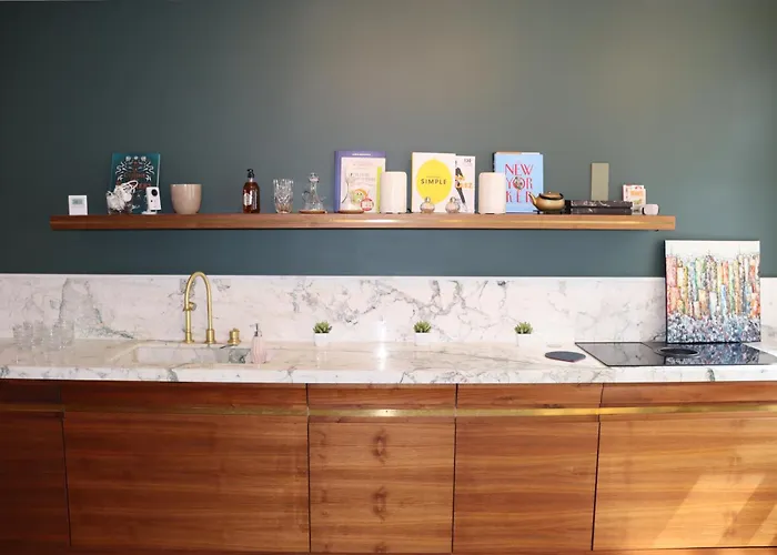 Appartement Luxueux Avec Balcon, Champs élysées *