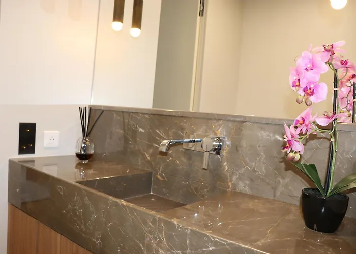 Luxueux Avec Balcon, Champs élysées Appartement *