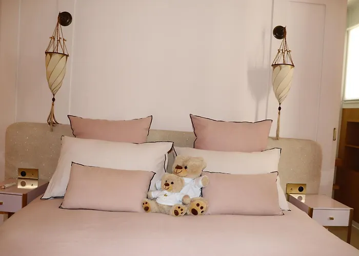 Luxueux Avec Balcon, Champs élysées Paris